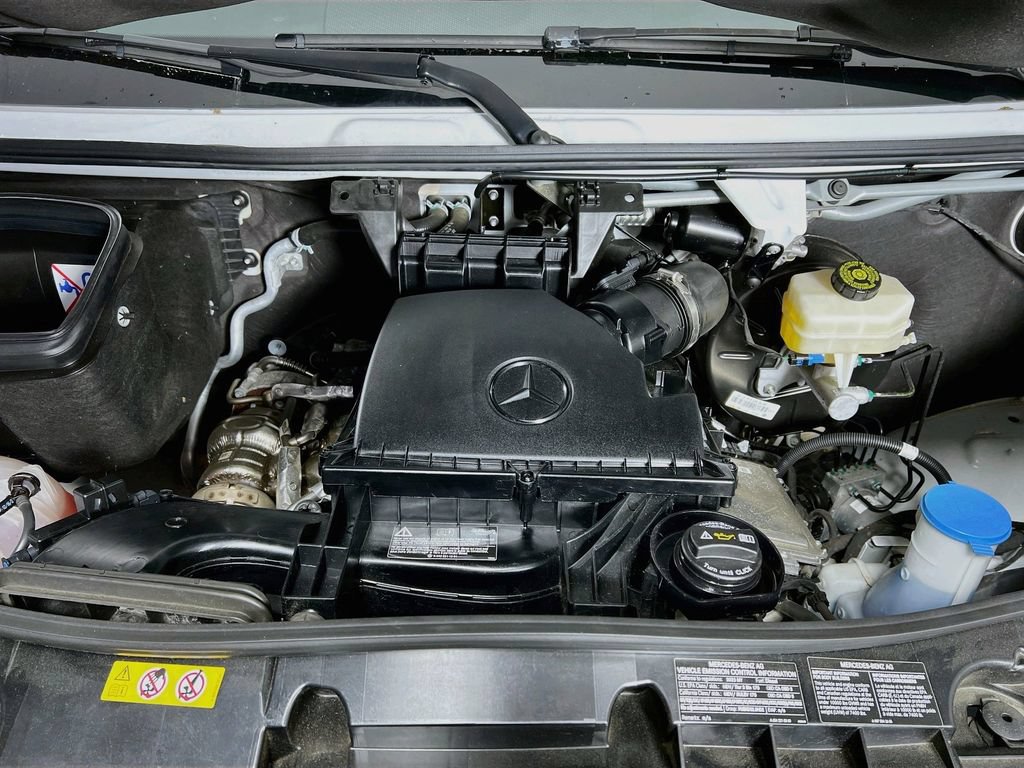 Used 2023 Mercedes-Benz Sprinter 2500 image 28