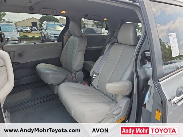 Used 2013 Toyota Sienna XLE w/ Premium Pkg FWD image 11