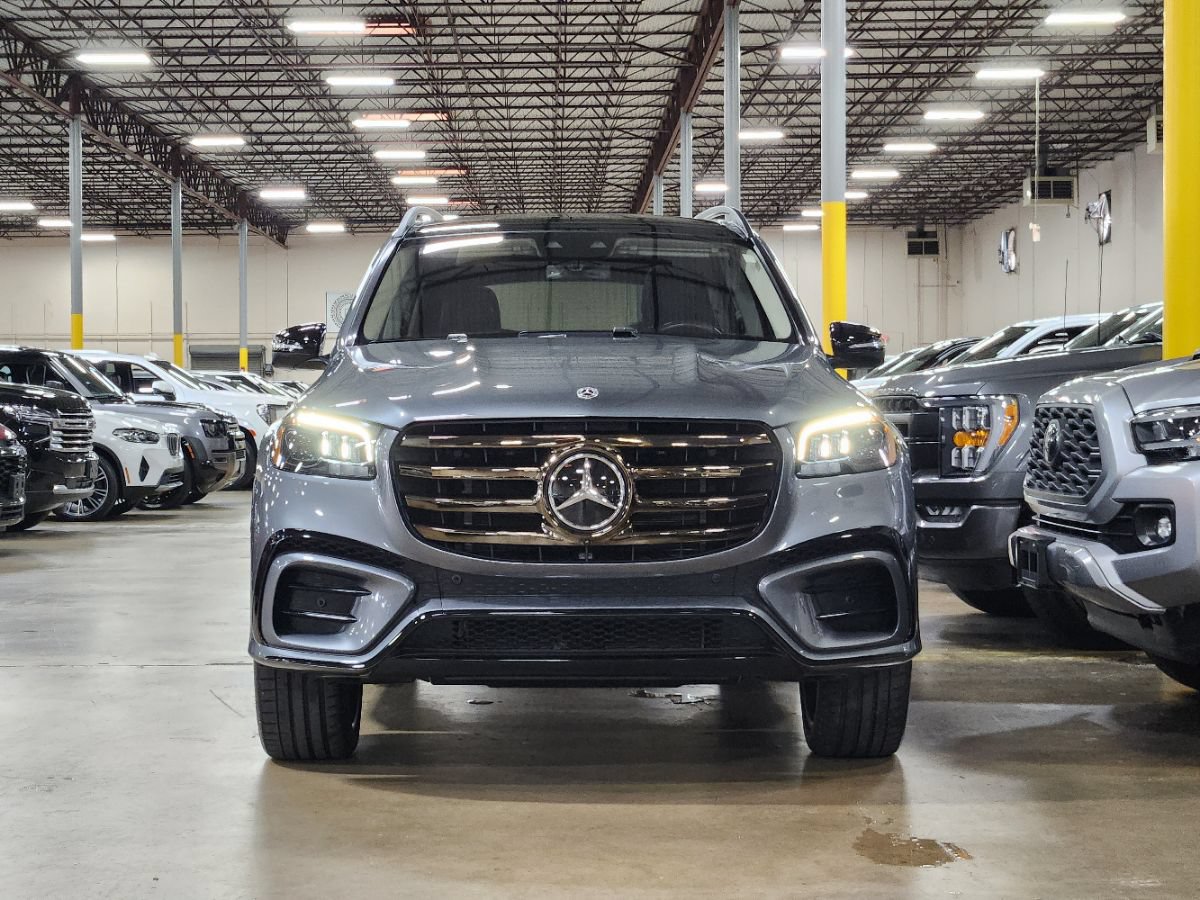 Used 2024 Mercedes-Benz GLS 450 4MATIC image 2