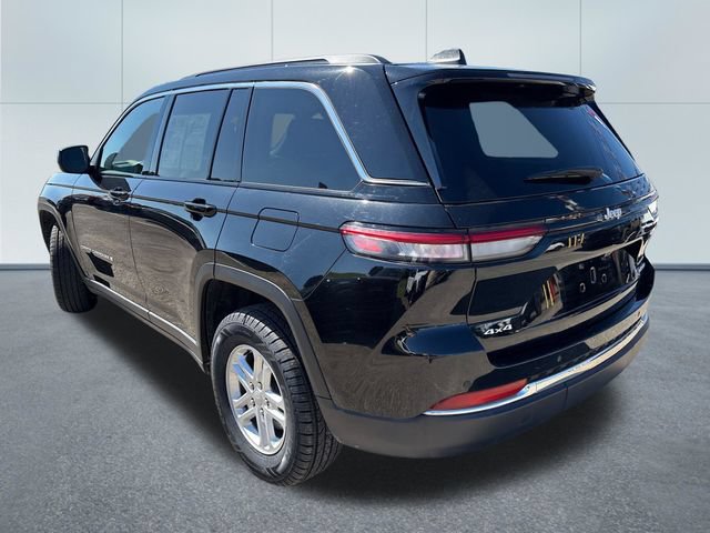 Used 2024 Jeep Grand Cherokee Laredo w/ Trailer Tow Package AWD/4WD image 2