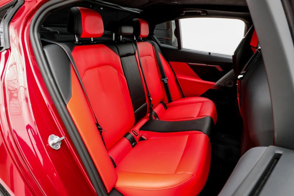 Used 2025 BMW M5 w/ Carbon Package image 29