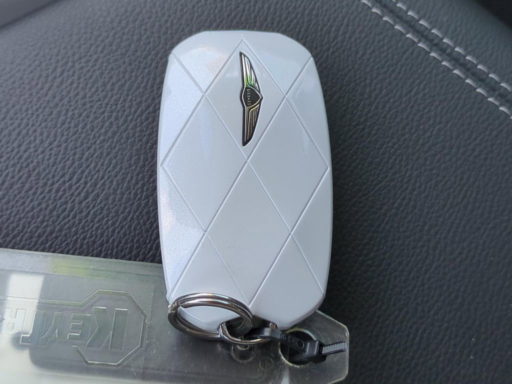 Used 2026 Genesis G70 2.5T image 15