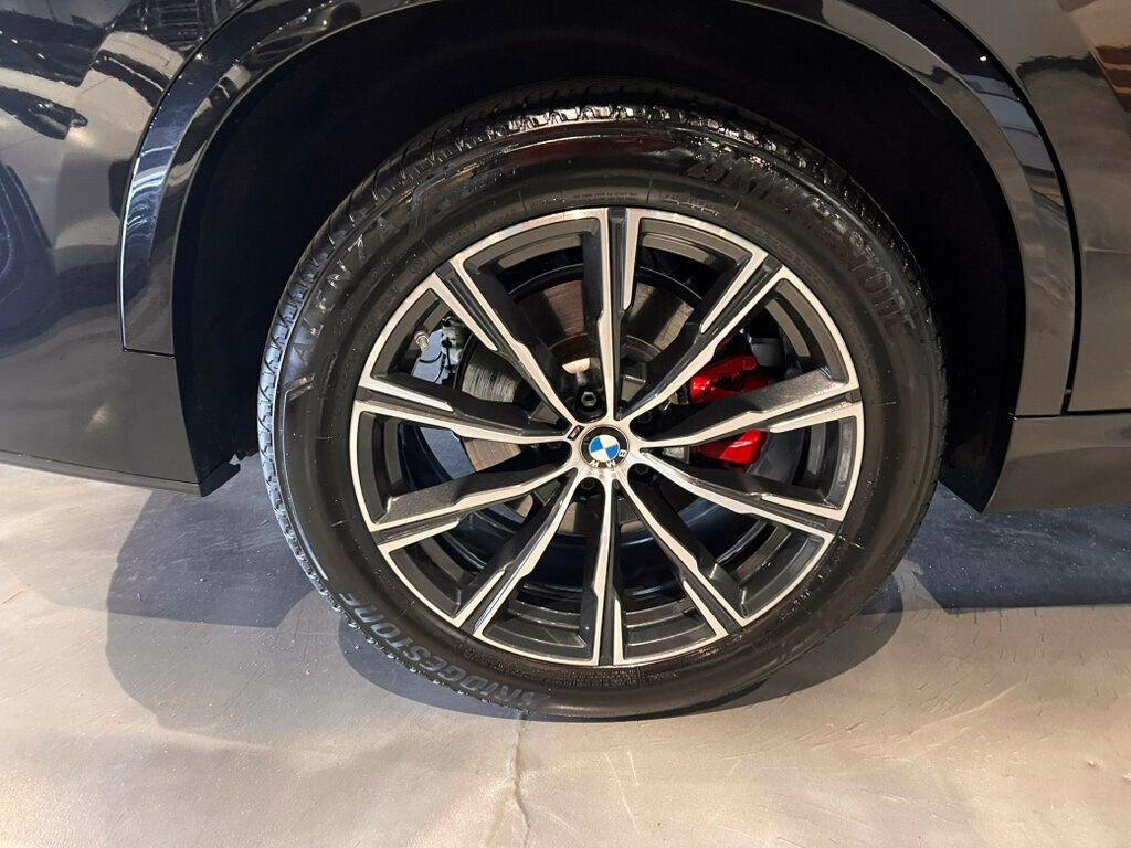 Used 2022 BMW X5 xDrive40i w/ M Sport Package image 12