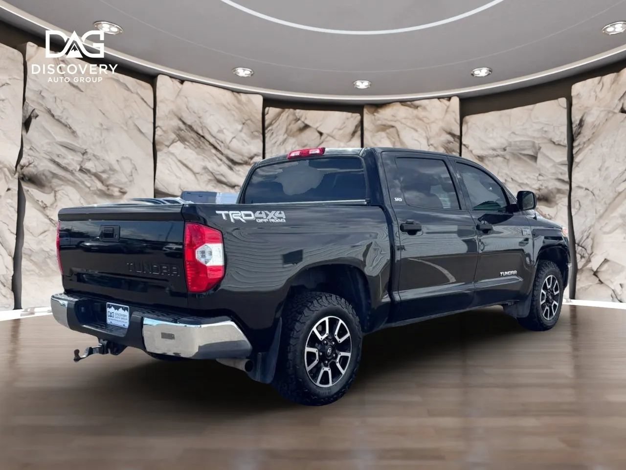 Used 2015 Toyota Tundra SR5 w/ TRD Off Road Package AWD/4WD image 3
