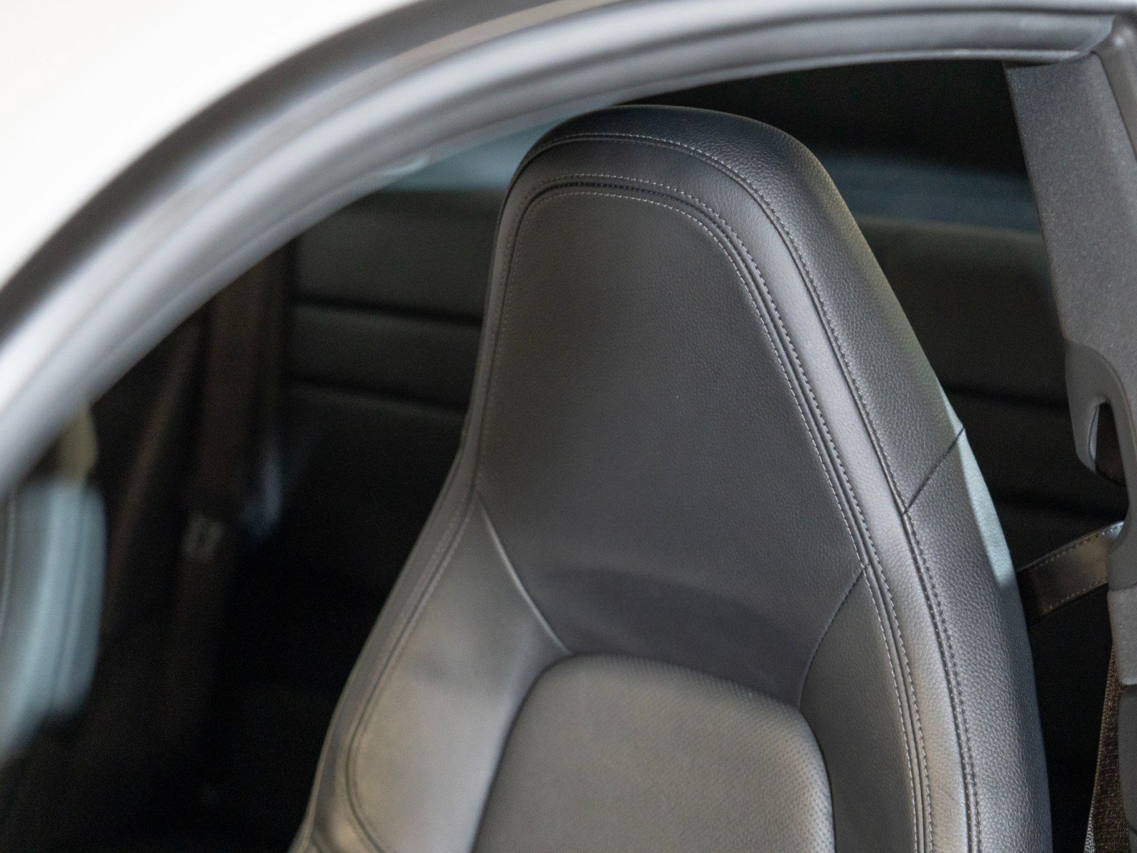 Certified 2021 Porsche 911 Carrera RWD image 23