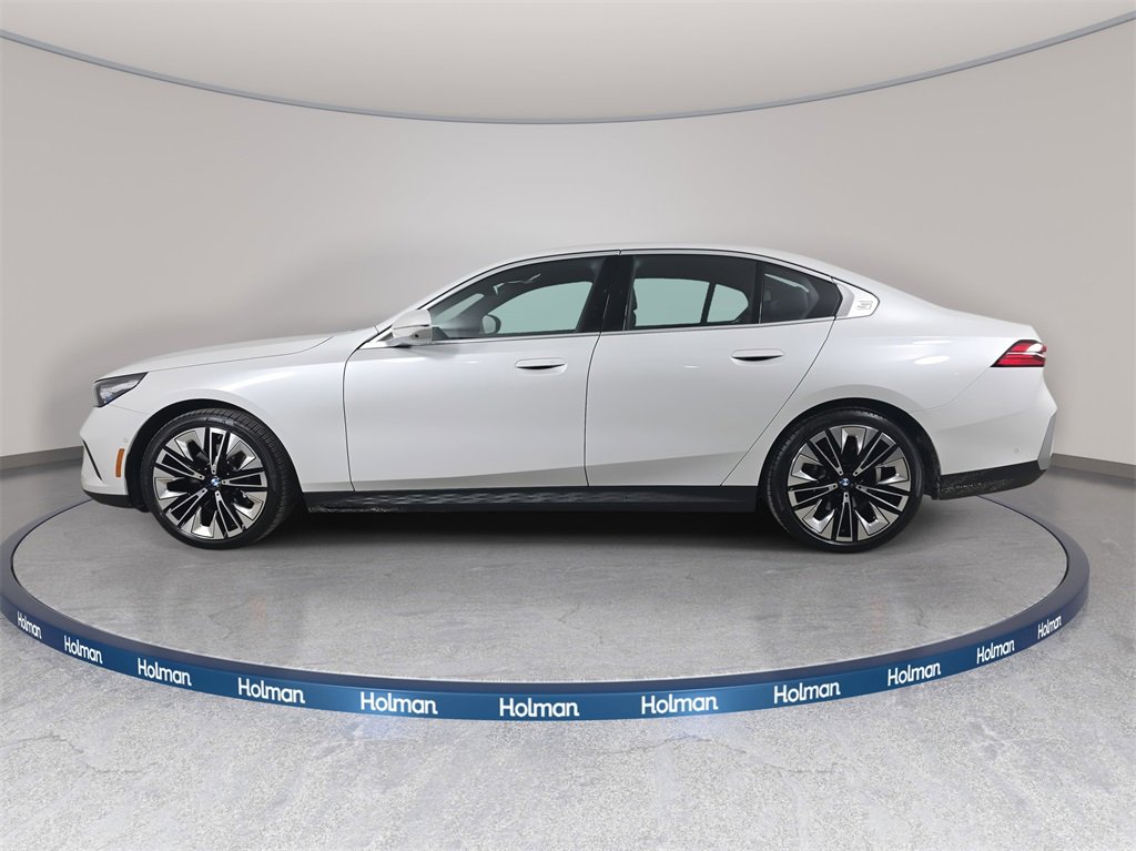Used 2026 BMW 530i xDrive w/ Premium Package image 9