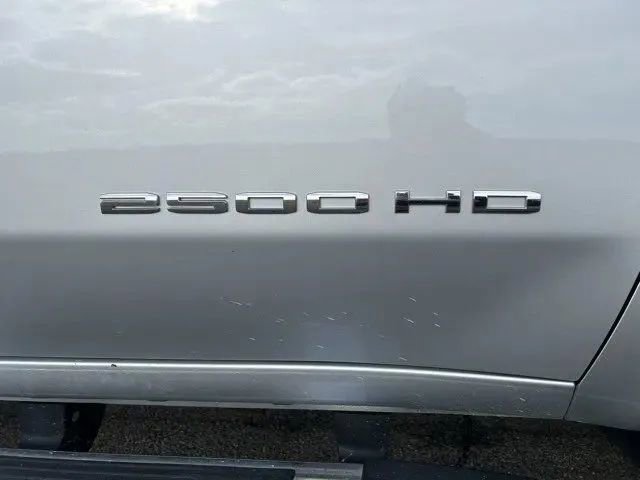 Used 2023 GMC Sierra 2500 SLE w/ Gooseneck/5TH Wheel Package image 9