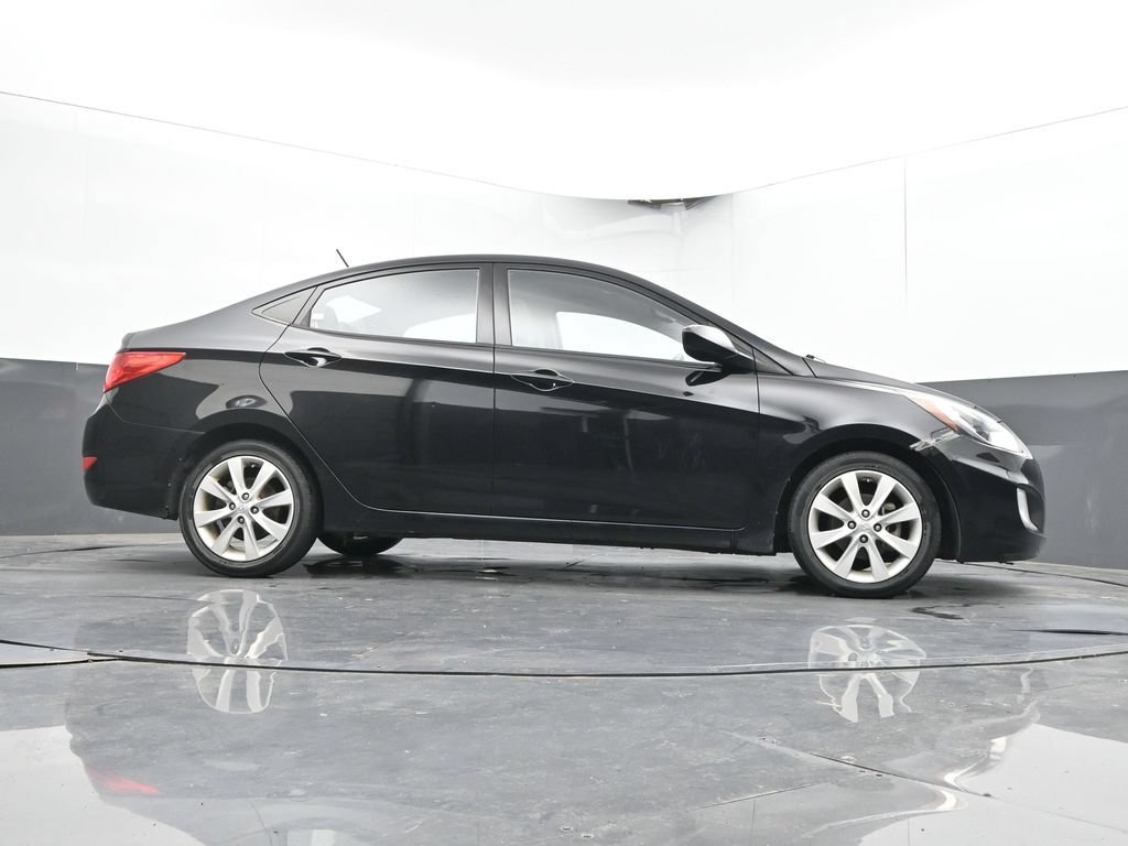 Used 2013 Hyundai Accent GLS w/ Premium Pkg FWD image 39