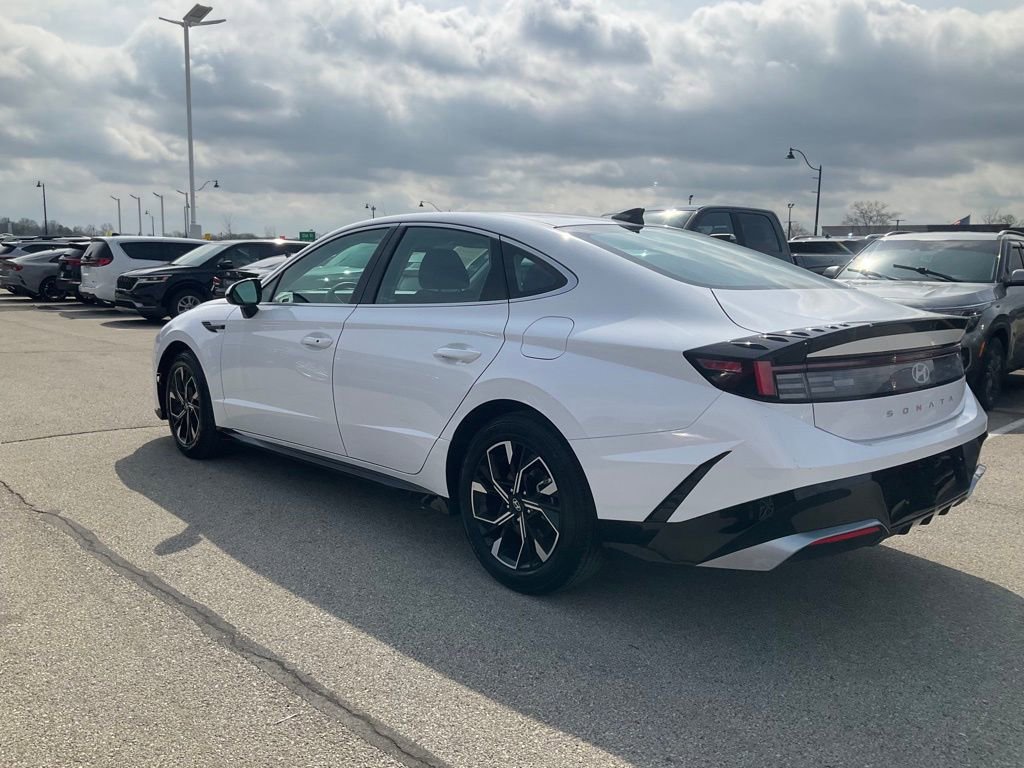 Used 2025 Hyundai Sonata SEL FWD image 4