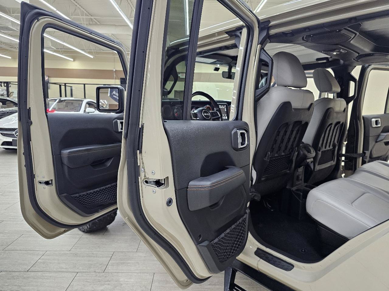 Used 2020 Jeep Gladiator Mojave AWD/4WD image 22