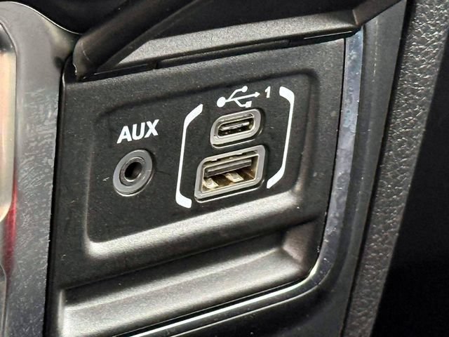 Used 2024 Jeep Wrangler Unlimited Sahara AWD/4WD image 35
