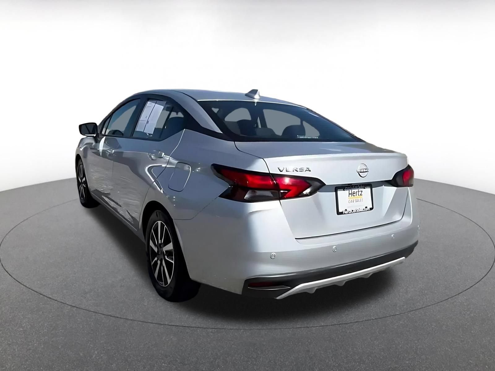 Used 2025 Nissan Versa SV FWD image 11