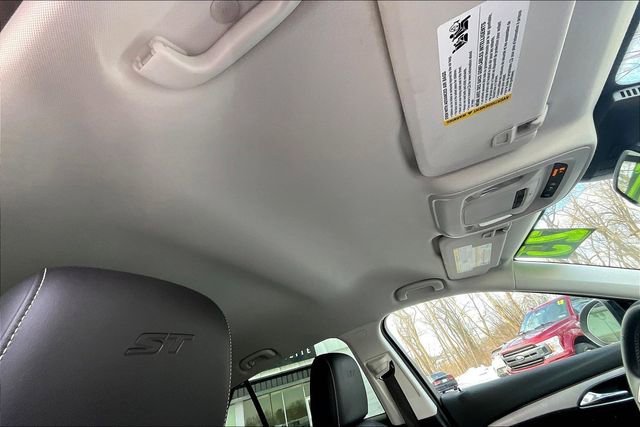 Certified 2025 Buick Envision Sport Touring image 17