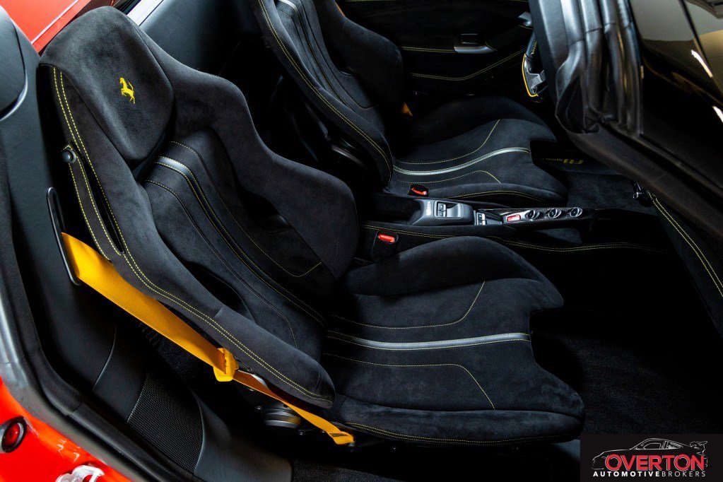 Used 2022 Ferrari F8 Tributo image 32