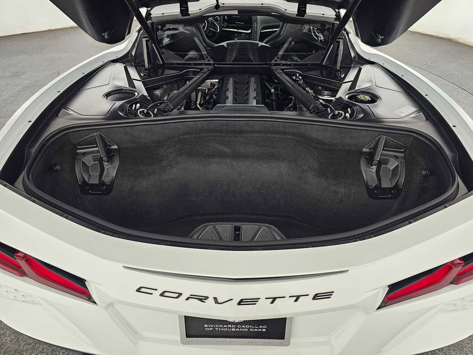 Used 2025 Chevrolet Corvette Stingray Preferred Cpe w/ Battery Protection Package RWD image 13