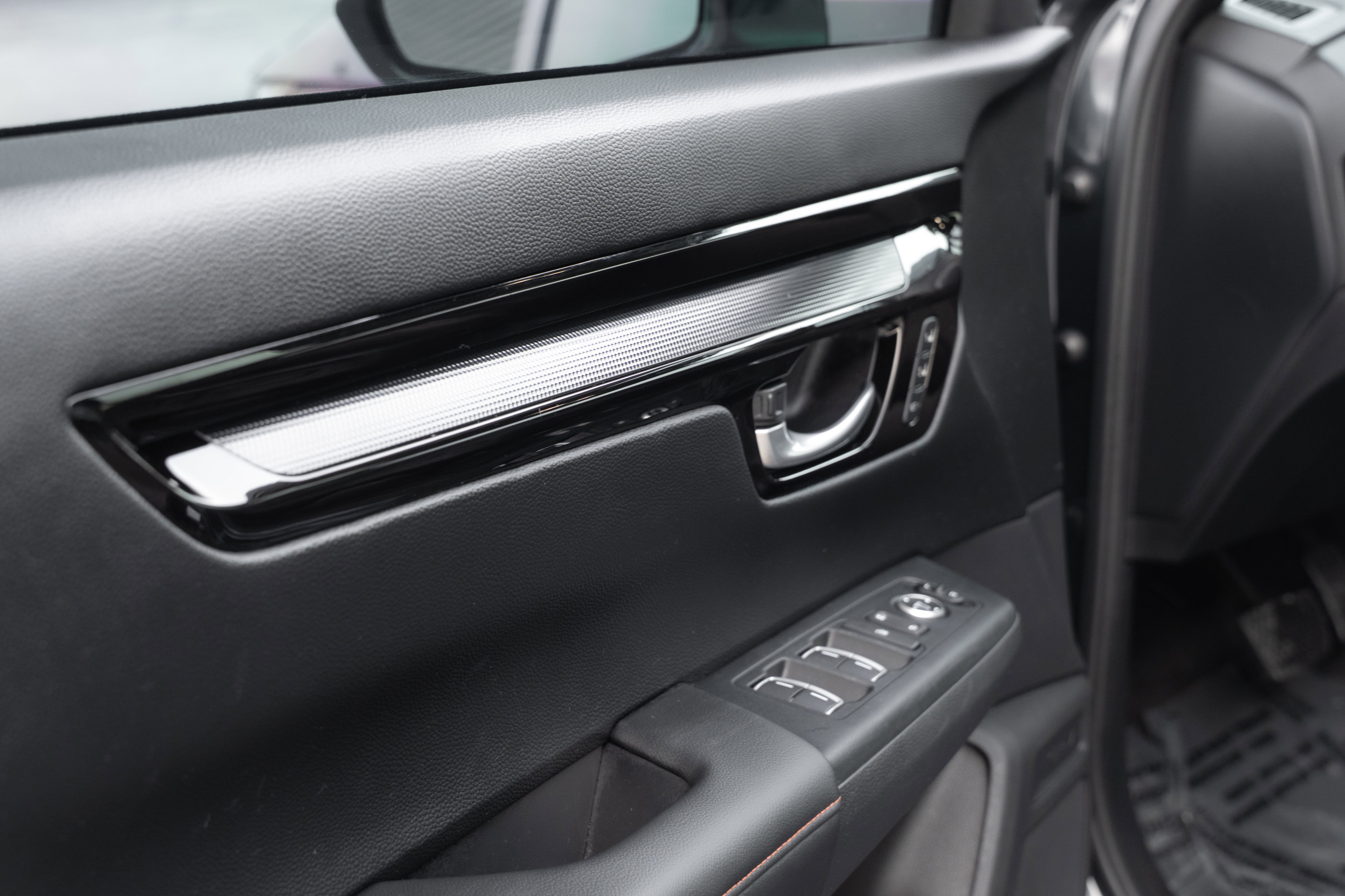 Used 2024 Honda CR-V Sport Touring image 17