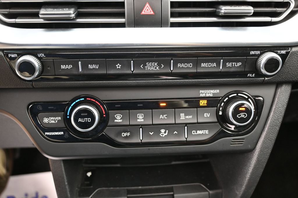 Used 2022 Kia Niro EX Premium FWD image 28