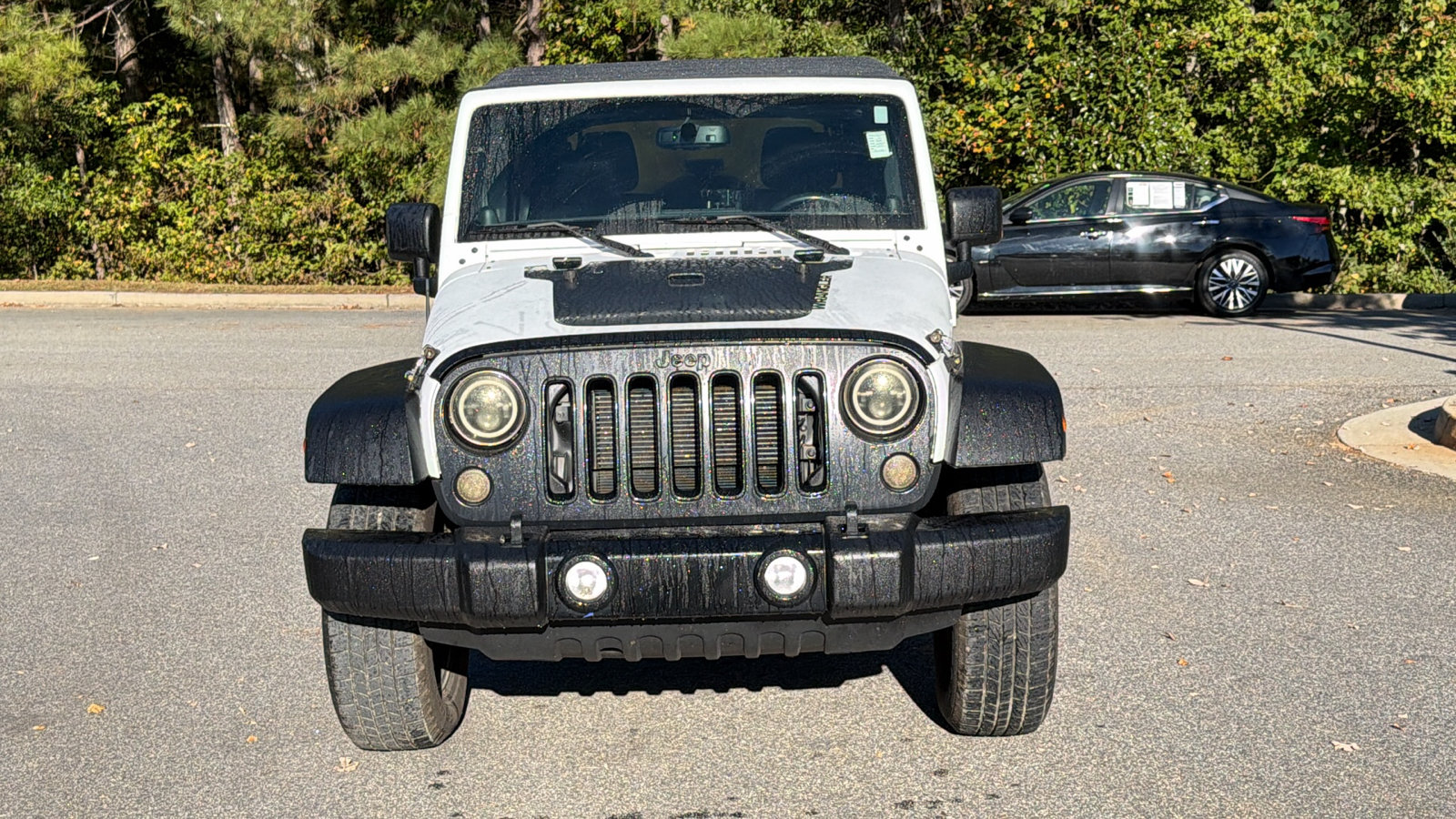 Used 2014 Jeep Wrangler Unlimited Sahara AWD/4WD image 3