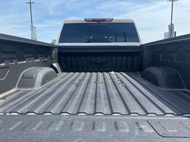 Used 2025 Chevrolet Silverado 2500 LTZ w/ LTZ Convenience Package image 9