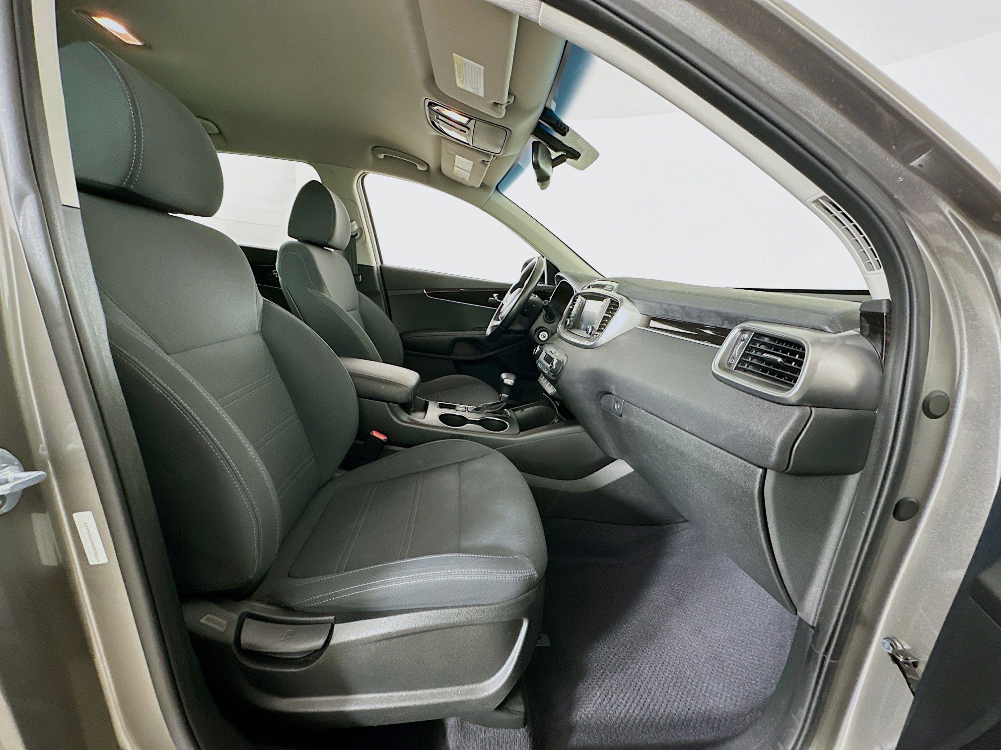 Used 2019 Kia Sorento LX w/ LX V6 Convenience Package image 31