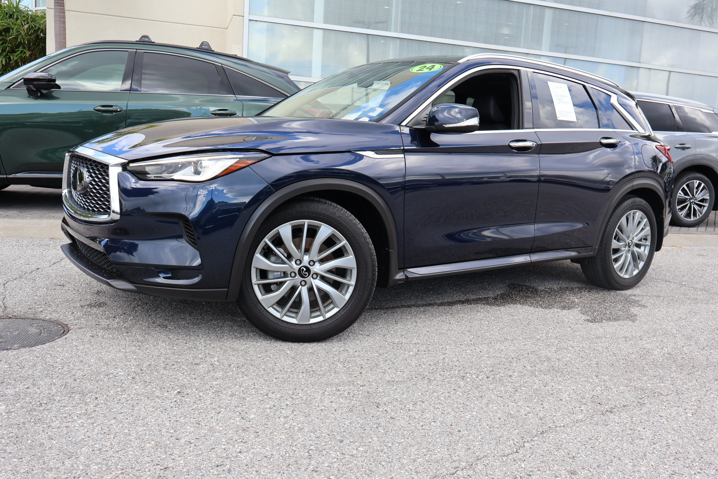 Certified 2024 INFINITI QX50 Luxe FWD image 1