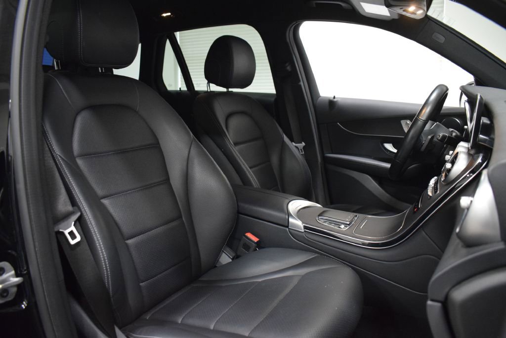 Used 2022 Mercedes-Benz GLC 300 4MATIC image 20