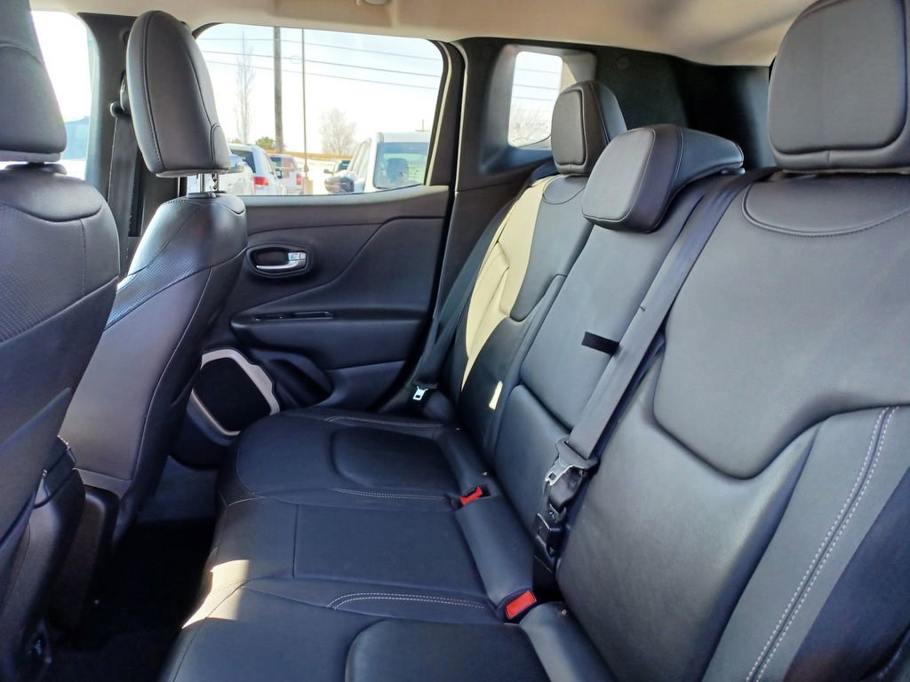 Used 2016 Jeep Renegade Limited image 27