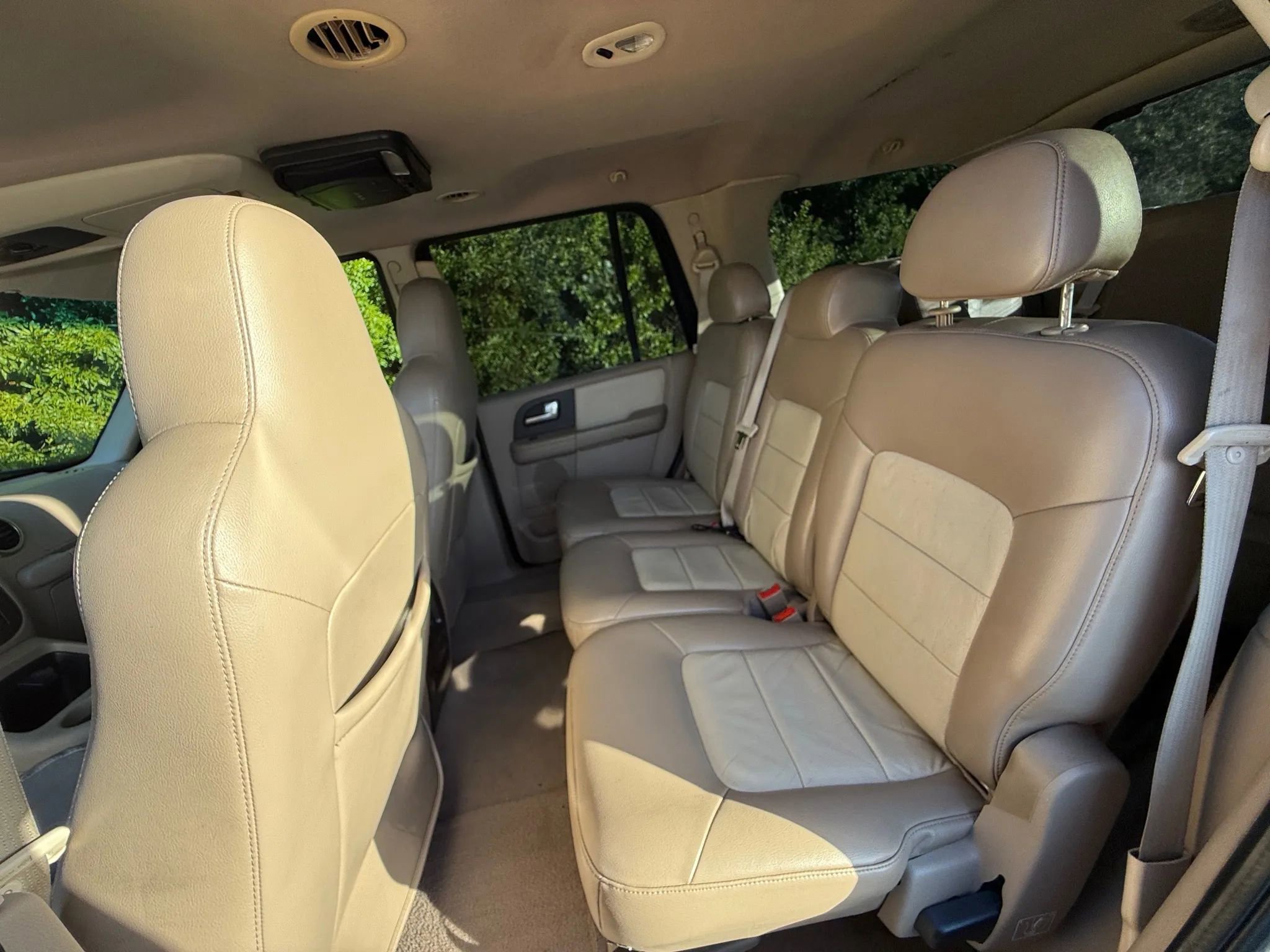 Used 2004 Ford Expedition Eddie Bauer image 5