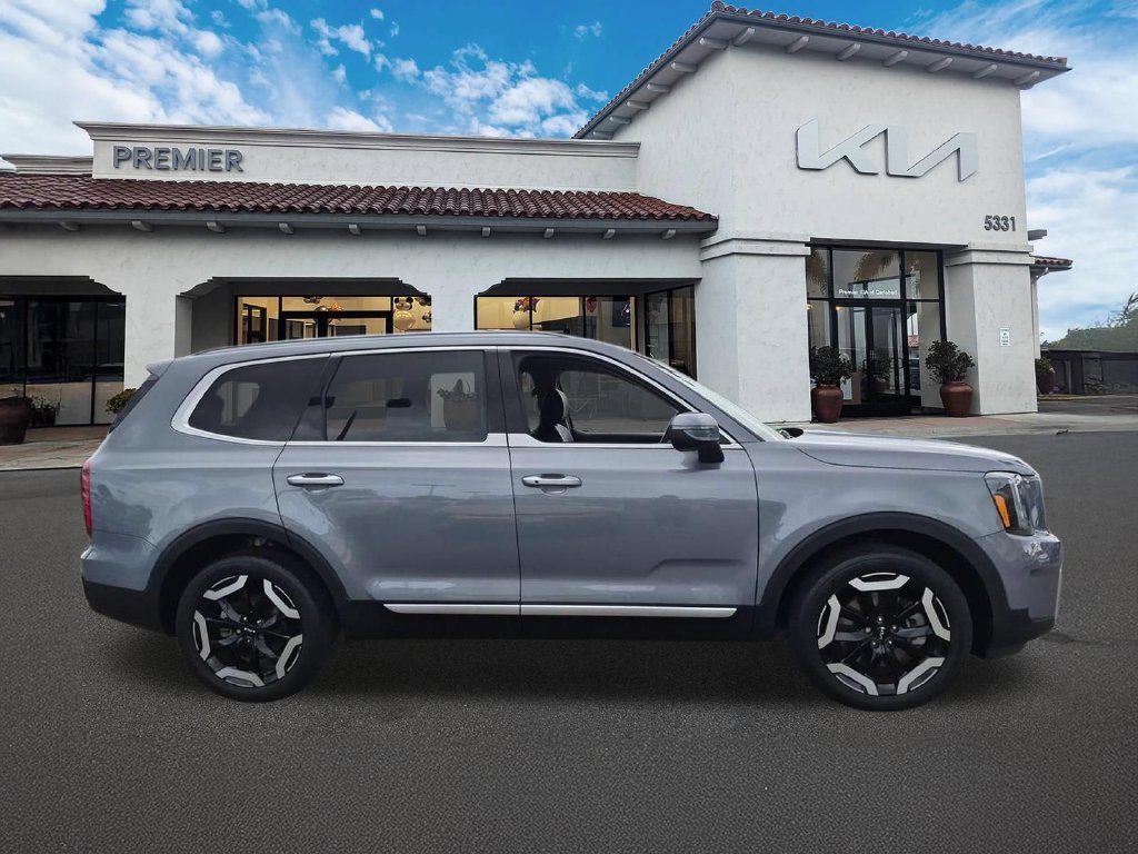 Certified 2024 Kia Telluride S FWD image 9