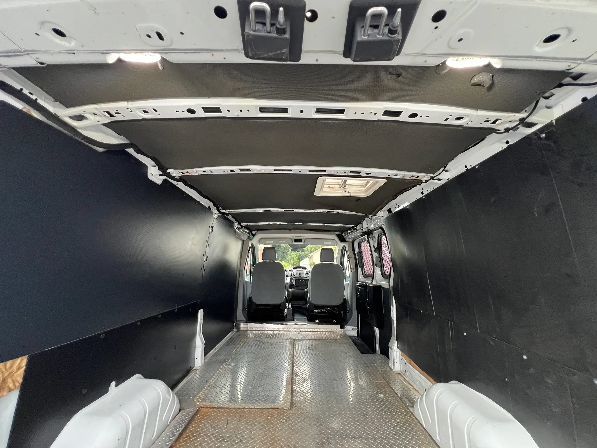 Used 2018 Ford Transit 250 148 Low Roof RWD image 25