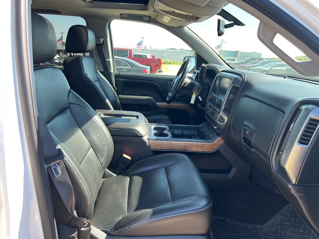 Used 2015 Chevrolet Silverado 1500 LTZ w/ LTZ Plus Package AWD/4WD image 31