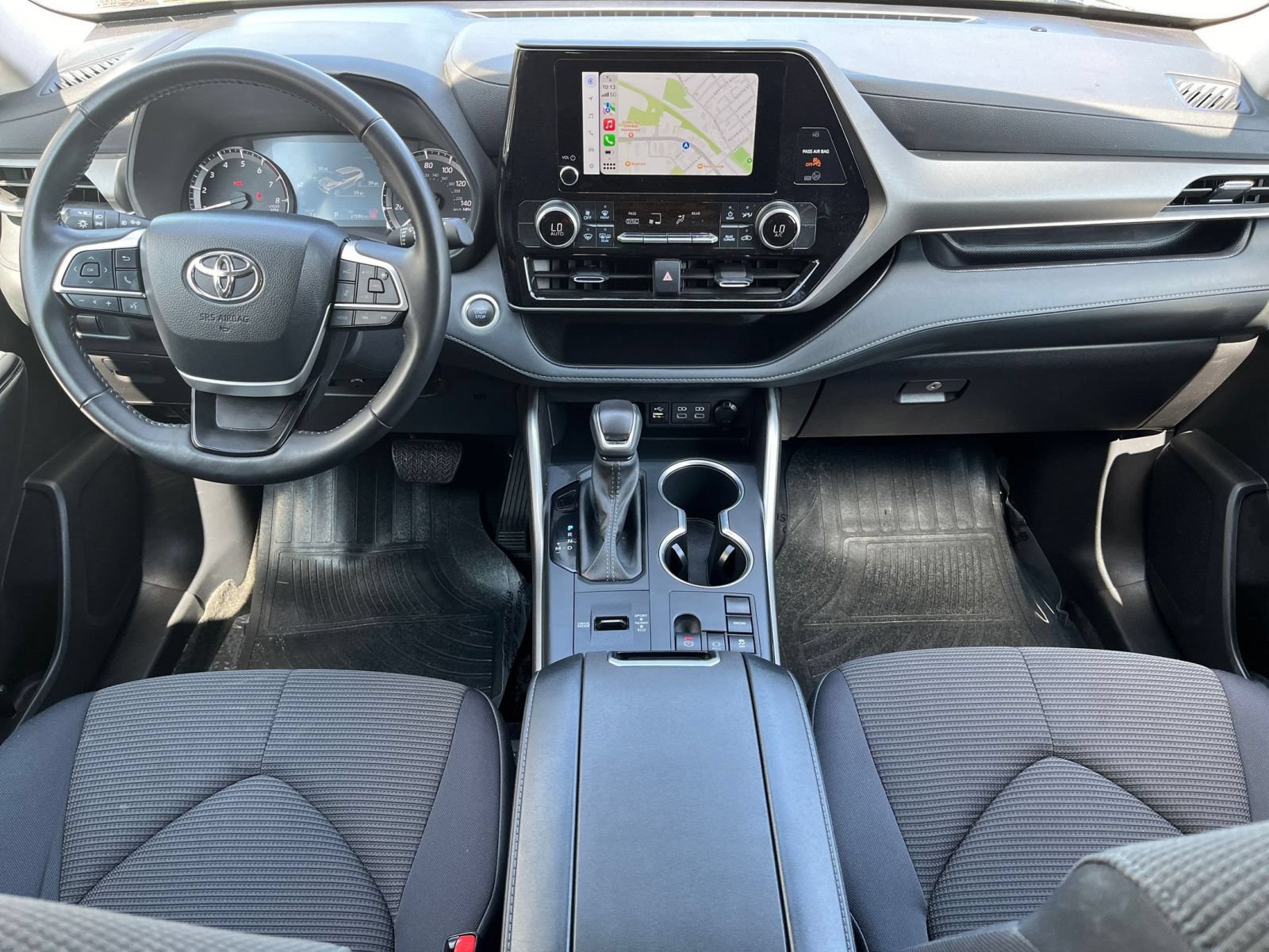 Used 2025 Toyota Highlander LE FWD image 37