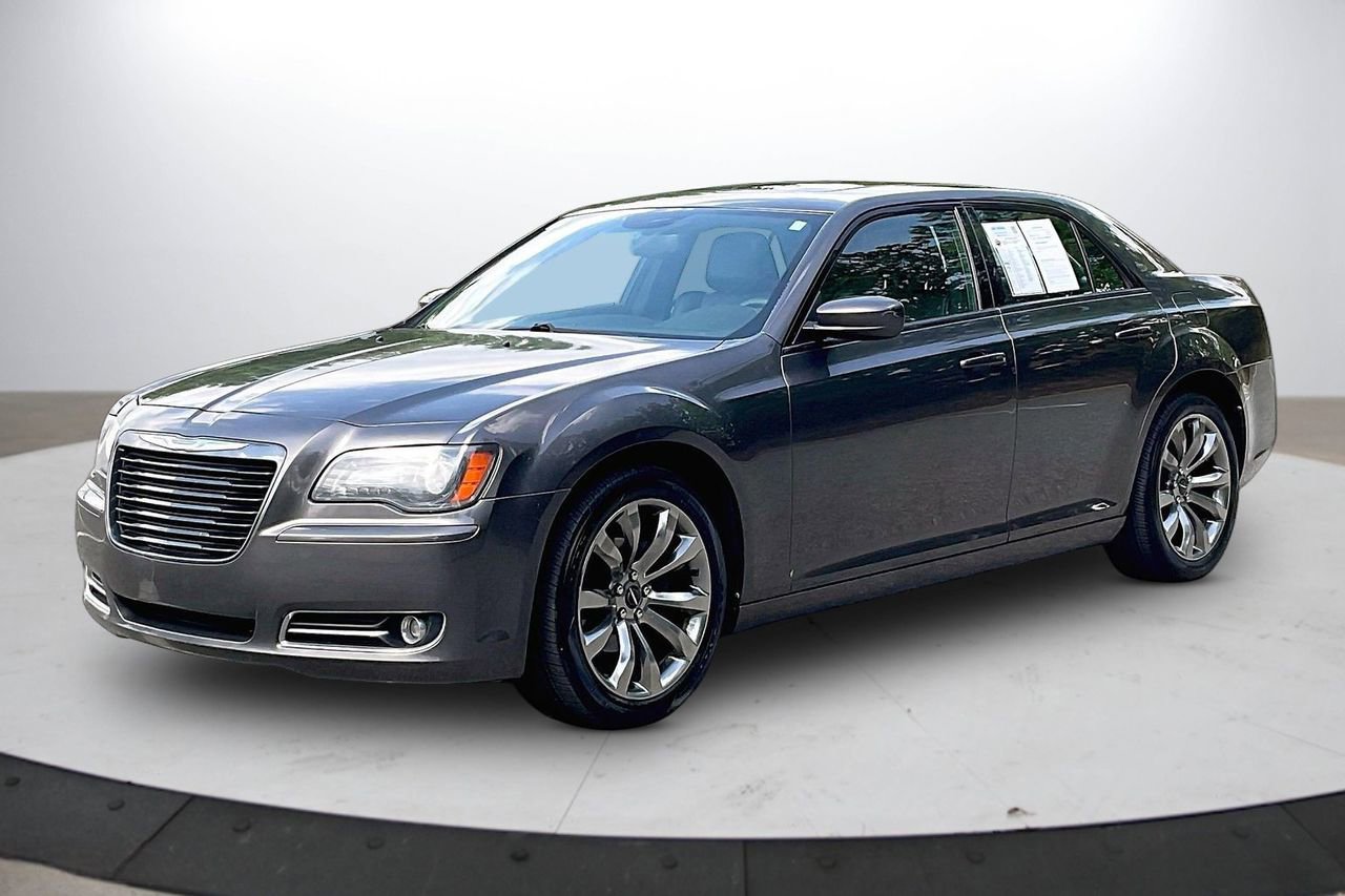 Used 2014 Chrysler 300 S RWD image 4