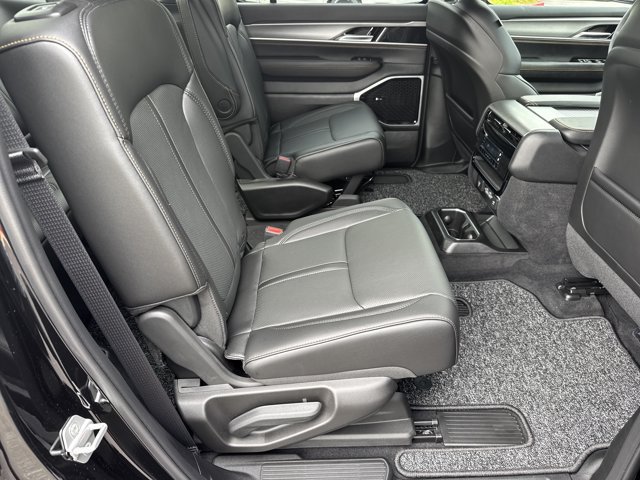 New 2026 Jeep Grand Wagoneer 4WD image 17