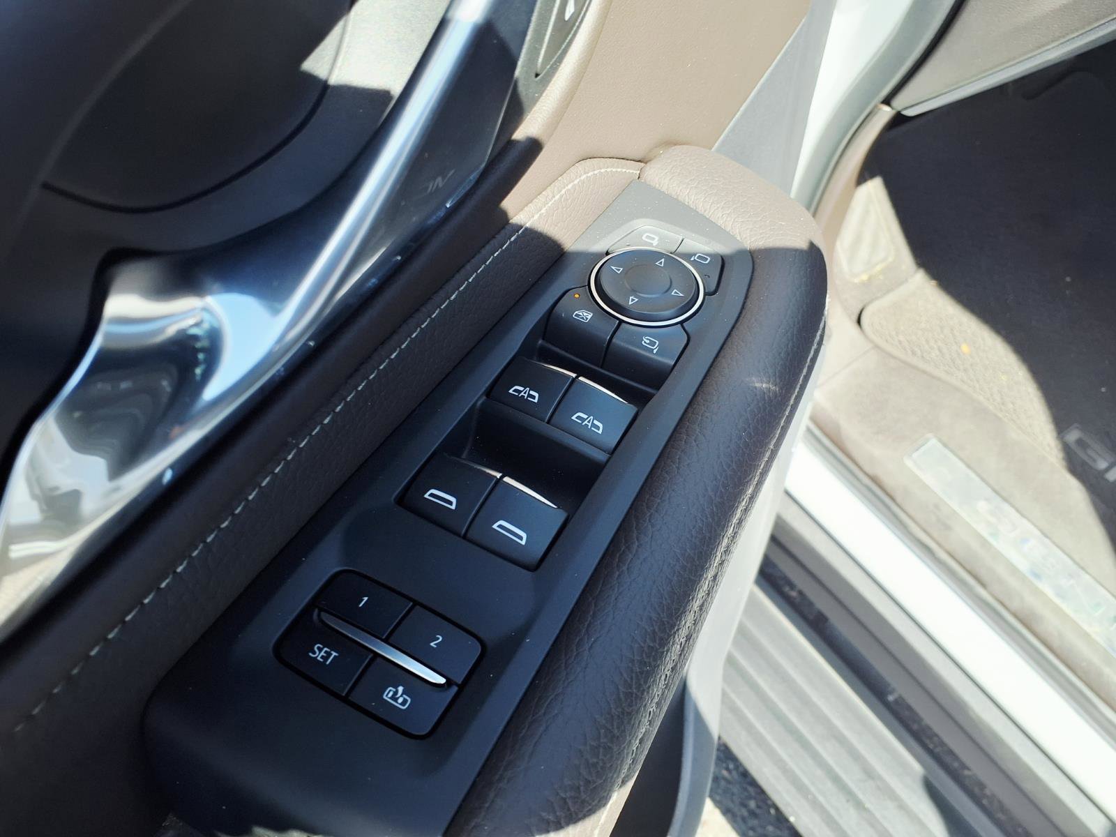 Used 2021 GMC Yukon Denali w/ Advanced Technology Package image 21