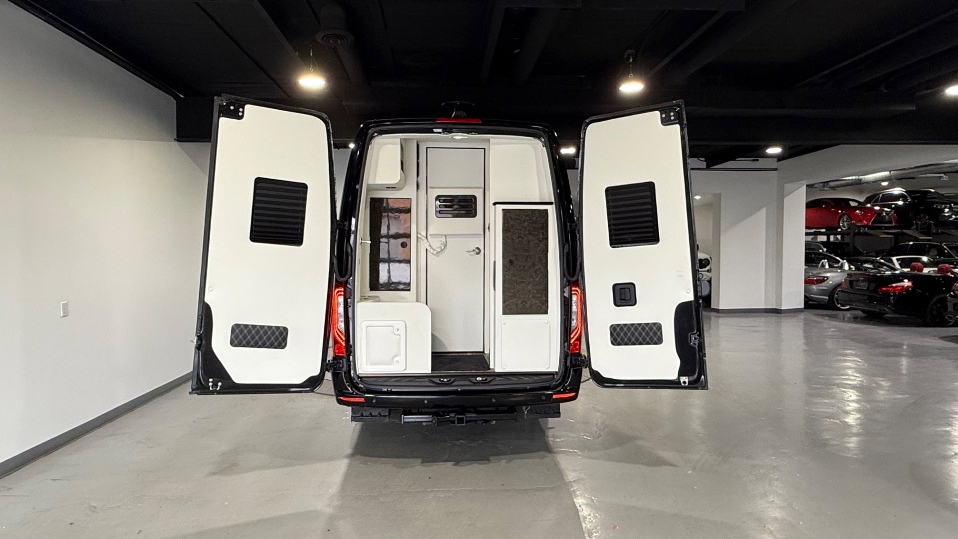 Used 2022 Mercedes-Benz Sprinter 3500 image 19