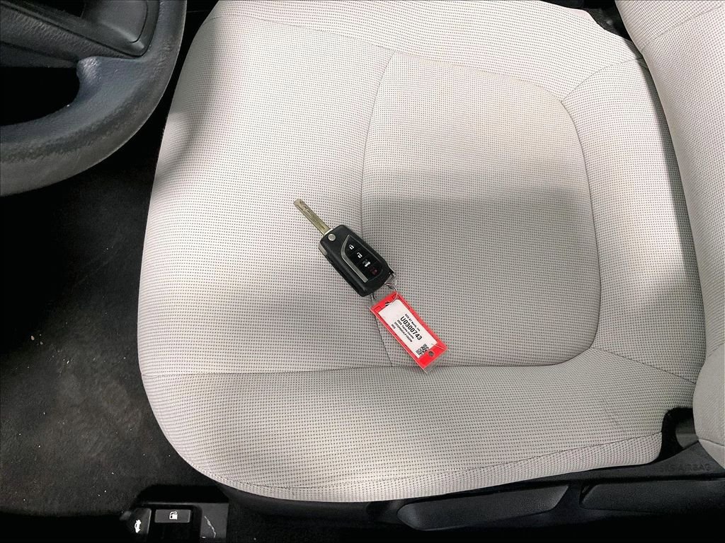 Used 2020 Toyota Corolla LE FWD image 29