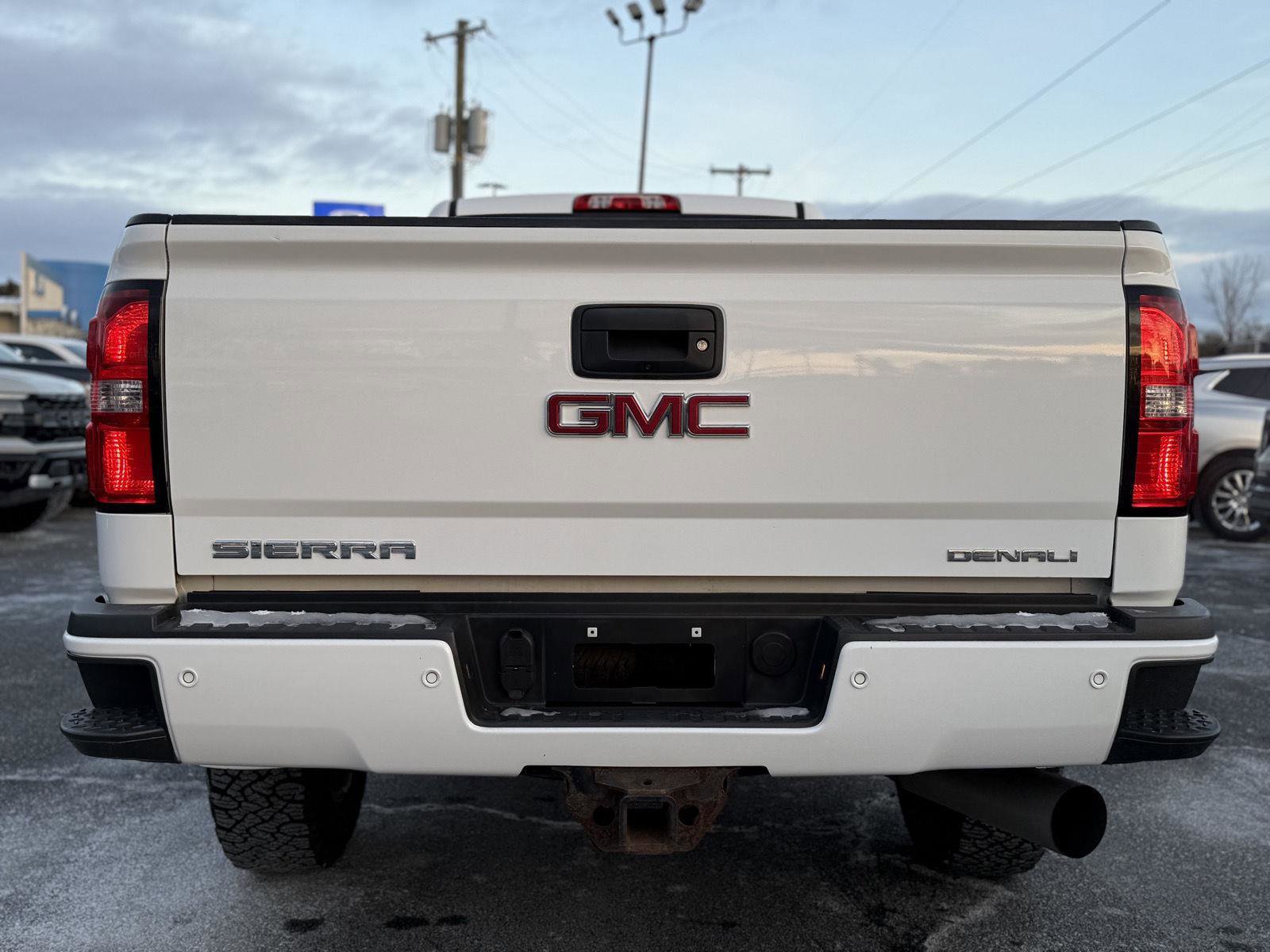 Used 2017 GMC Sierra 3500 Denali w/ Duramax Plus Package image 6