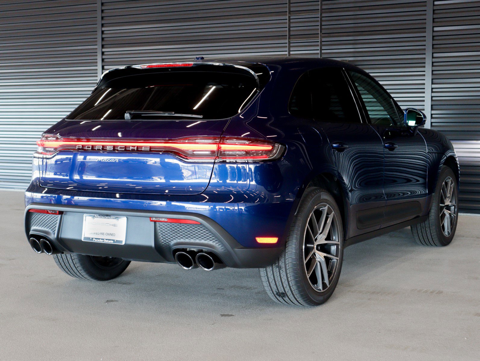 Used 2025 Porsche Macan image 10