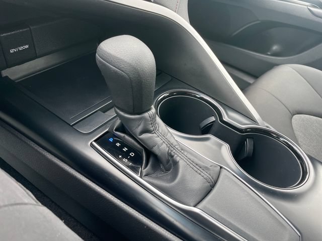 Used 2018 Toyota Camry LE FWD image 19