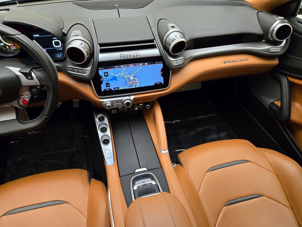 Used 2017 Ferrari GTC4Lusso image 22
