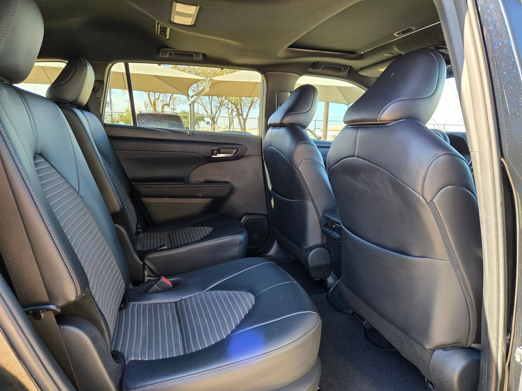 Used 2024 Toyota Highlander XSE image 27