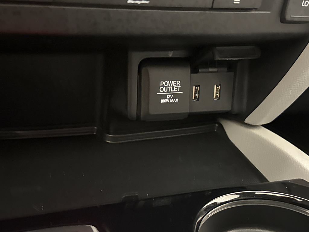 Used 2018 Honda Pilot Touring image 31