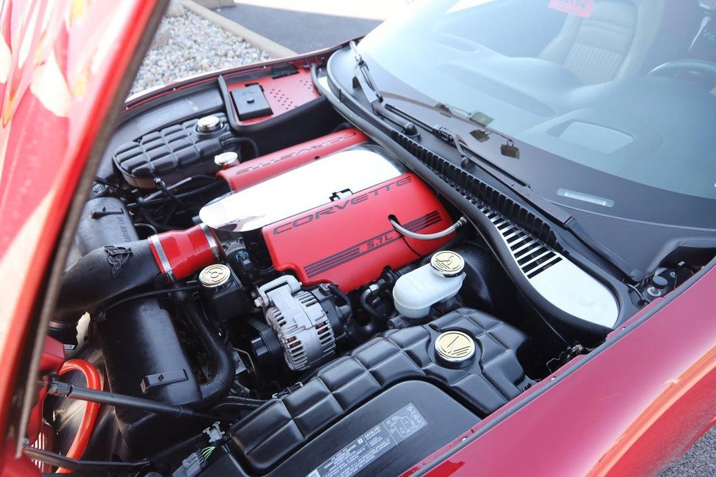 Used 2004 Chevrolet Corvette Convertible w/ Preferred Equipment Group RWD image 21