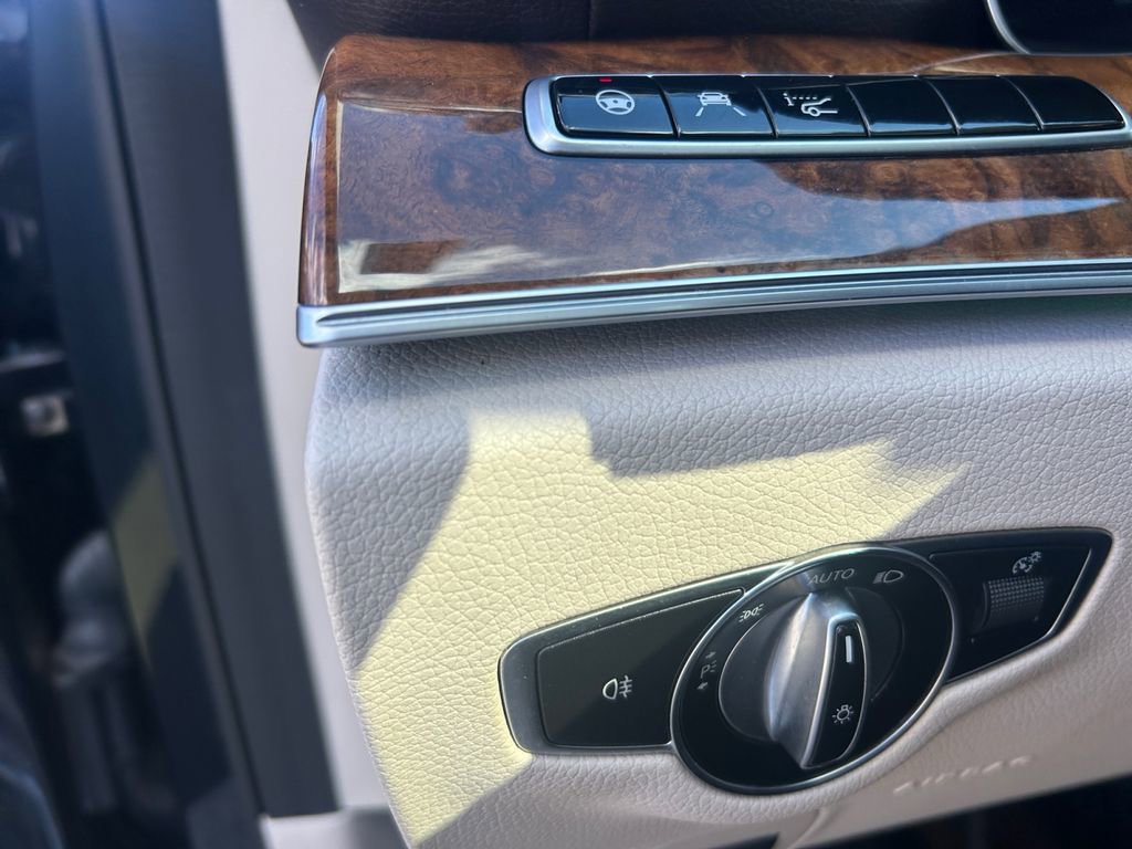 Used 2017 Mercedes-Benz E 300 4MATIC image 18
