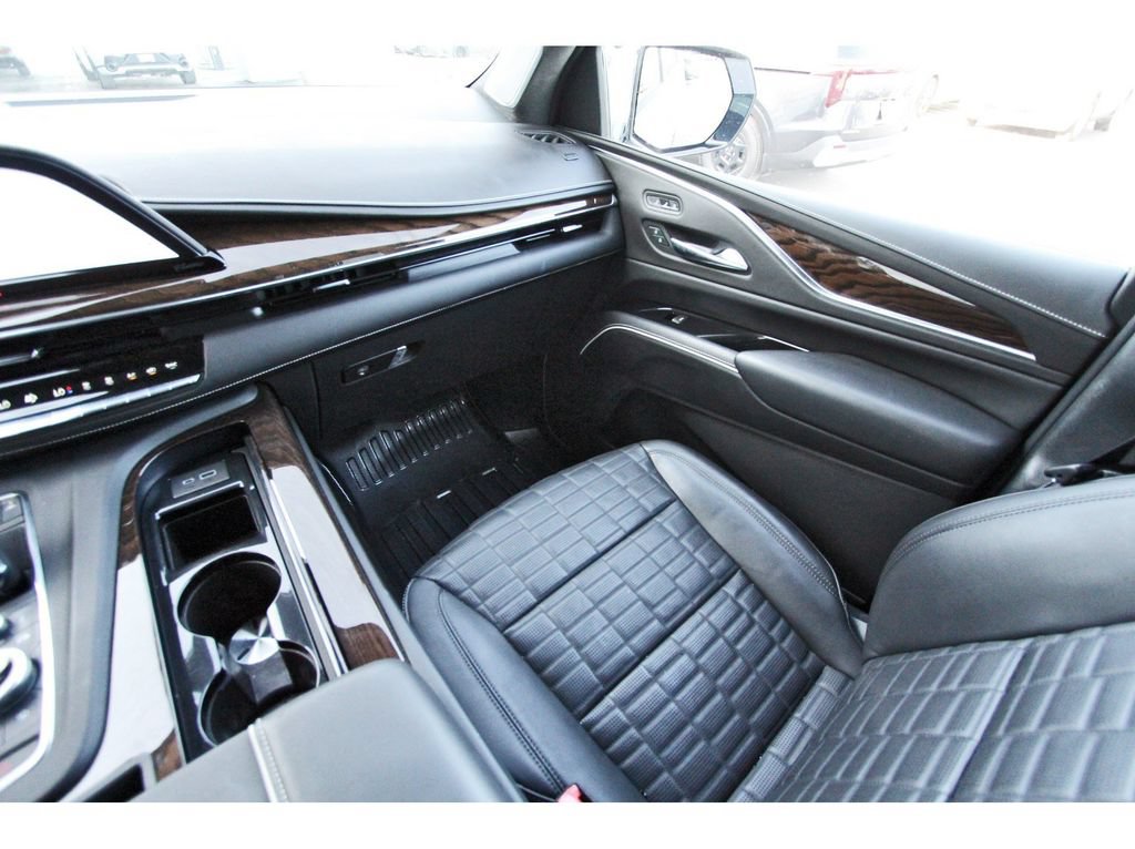 Used 2022 Cadillac Escalade ESV Sport Platinum AWD/4WD image 11