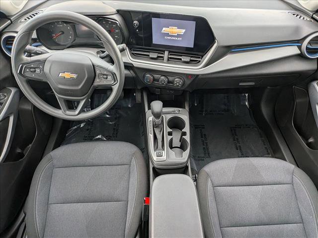 Used 2025 Chevrolet Trax LS image 14