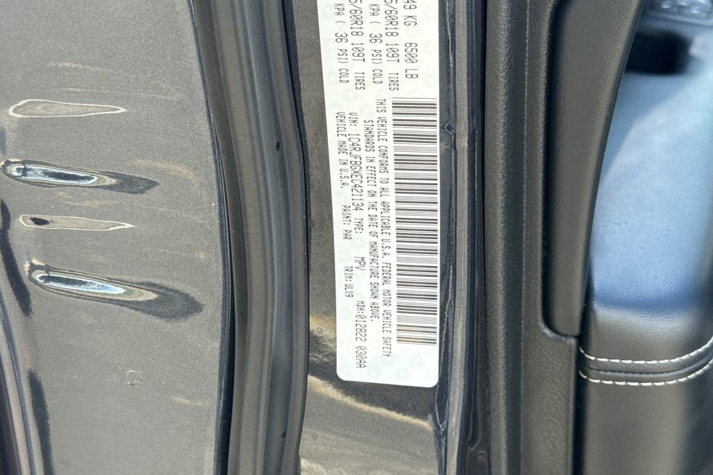 Used 2014 Jeep Grand Cherokee Limited image 24