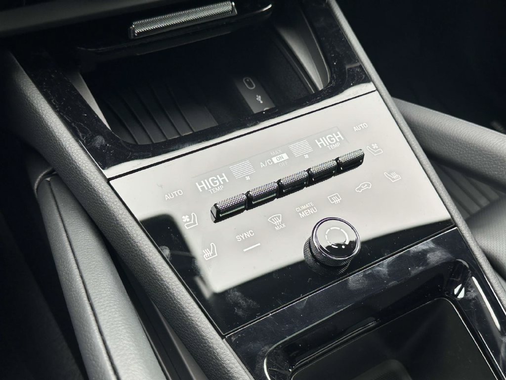 Certified 2026 Porsche Cayenne AWD/4WD image 27