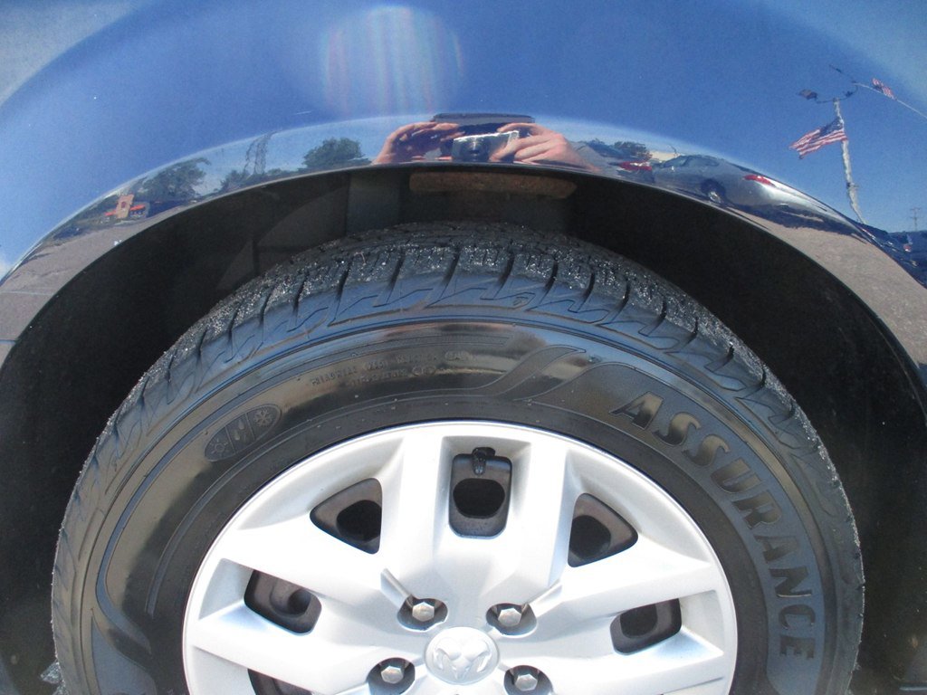 Used 2014 RAM C/V Tradesman image 14